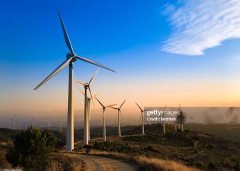 A Bahia mantém sua posição de destaque no setor de energia eólica no Brasil.