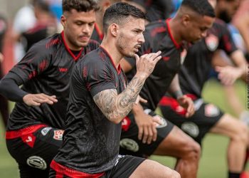 O Vitória começa os preparativos visando o confronto contra o Náutico na Copa do Nordeste.
