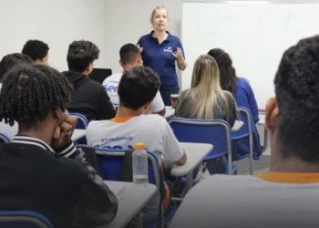Senac disponibiliza 300 vagas para cursos técnicos em diversas cidades da Bahia; confira os locais com oportunidades gratuitas.