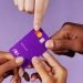 Clientes de bancos estão sendo alarmados por um golpe envolvendo uma falsa central do Nubank; entenda.