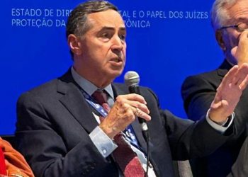 Barroso afirma que a criminalização do aborto é uma “política pública inadequada”.