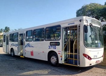 Mais de 100 mil usuários foram afetados devido à greve no transporte metropolitano.