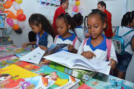 Na Bienal de 2024, a Prefeitura de Salvador distribuirá 10 mil vales-livro para os alunos da rede municipal.