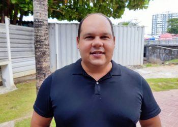 Agentes da Transalvador e da Semob expressam insatisfação com o trabalho nos finais de semana, enquanto o superintendente responde às críticas.