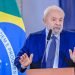 O ex-presidente Lula chega a Teixeira de Freitas para participar da inauguração de um hospital e para uma visita à Universidade Federal do Sul da Bahia (UFSB).