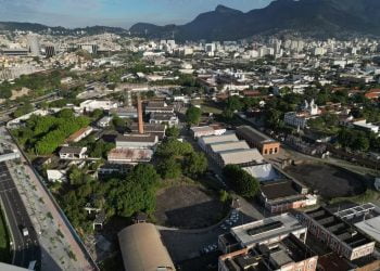 Justiça impede suspensão e leilão do terreno do estádio do Flamengo continua