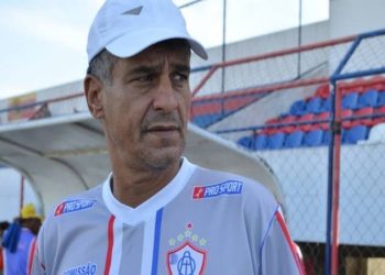 Morre aos 59 anos Quintino Barbosa, ícone do futebol baiano como treinador.