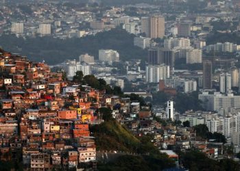 Fortuna do 1% mais rico poderia acabar com a pobreza 22 vezes, aponta estudo