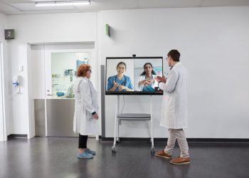 Microsoft lança IA médica que acerta 4 vezes mais que médicos em casos complexos