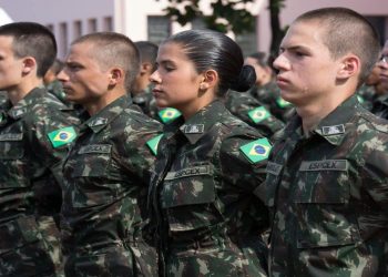 Comissão do Congresso aprova reajuste de 9% em salários das Forças Armadas