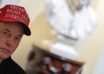 Musk perde R$ 70 bilhões com queda das ações da Tesla após anunciar a criação do ‘Partido da América’