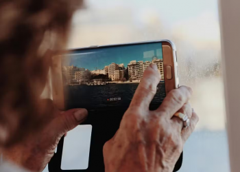 Assistir vídeos acelerados pode prejudicar seu cérebro (mais do que você imagina)