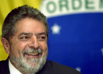 Lula diz que não vai se humilhar ligando para Trump e levará tarifaço aos Brics